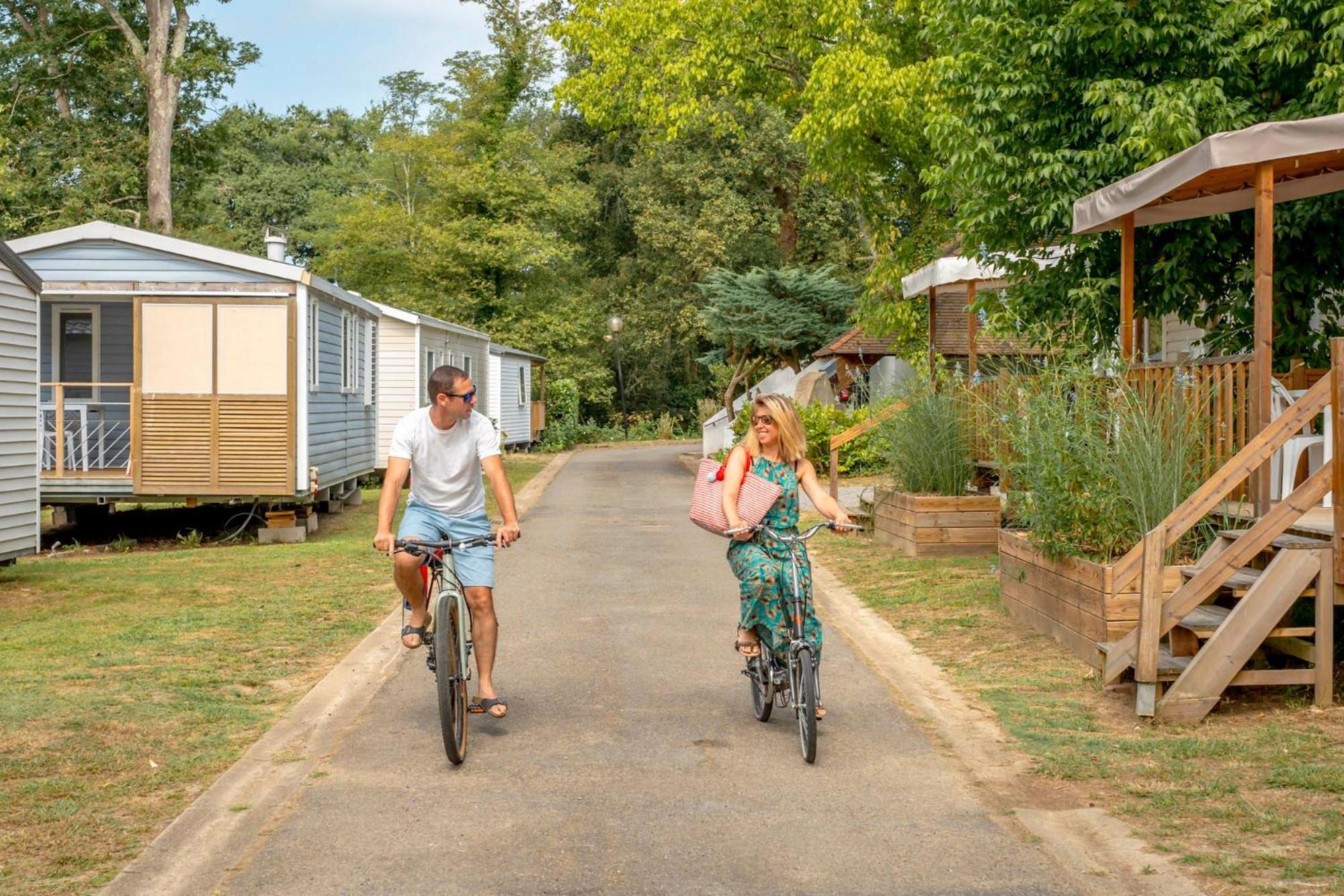 Camping Des Salines Salies-de-Béarn Esterno foto
